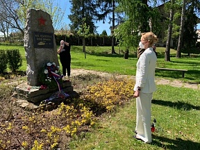 O pietních akcích u příležitosti 76. výročí Vítězství ve Velké vlastenecké válce v Čelakovicích